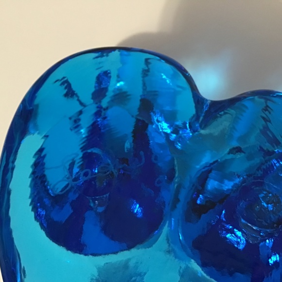 Vintage Bluebirds of Happiness on Heart Art Glass Leo Ward 1994 Signed - Picture 4 of 8